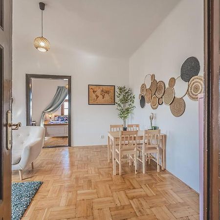 Carolina'S Romantic Apartment Градец-Кралове Экстерьер фото